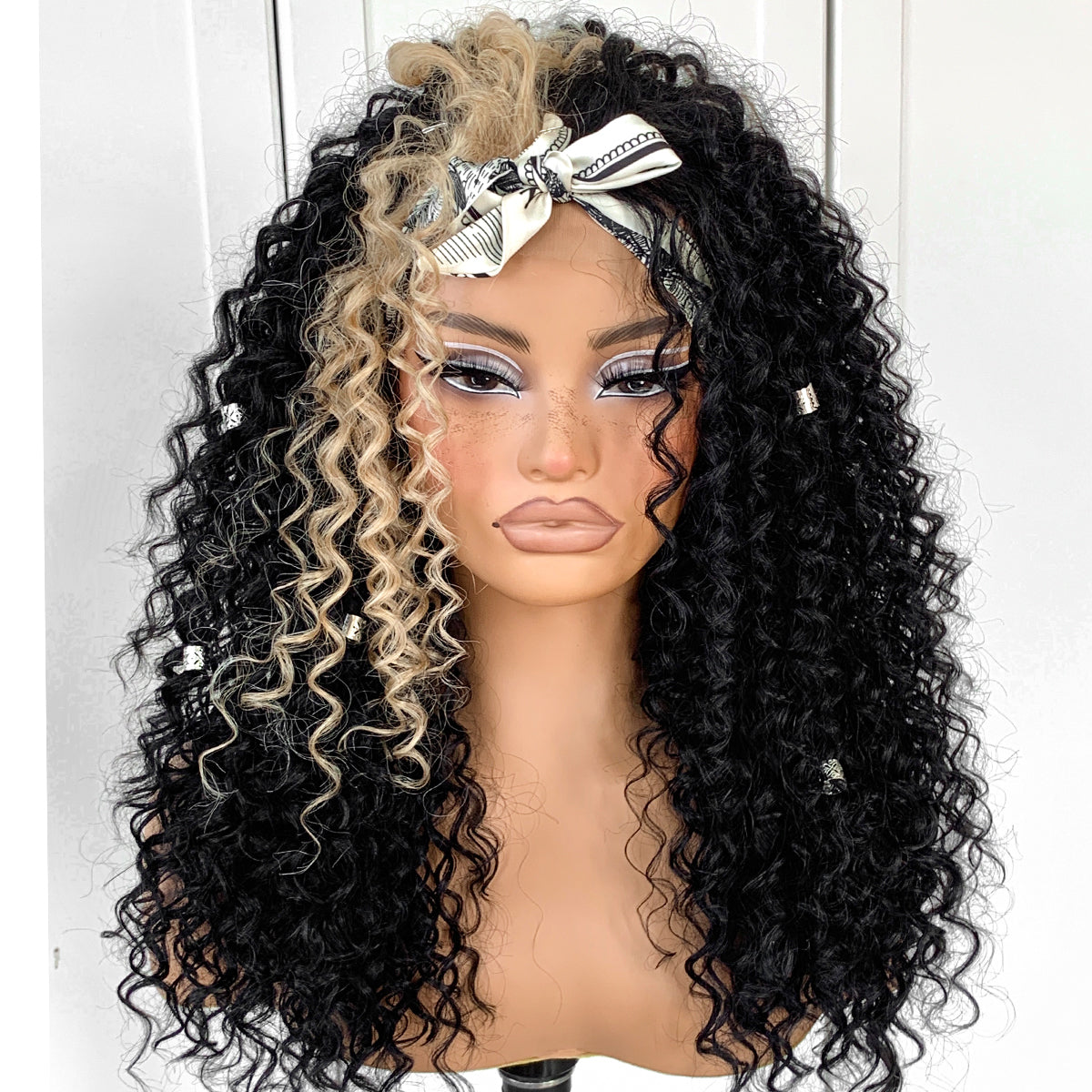 13x6 Skunk Stripe Curly Wig Wear And Go Glueless Wig Pre-Plucked Synthetic Lace Front Wig Pre-Cut Afro Kinky Layred Wig With Natural Hairline 18 Inch