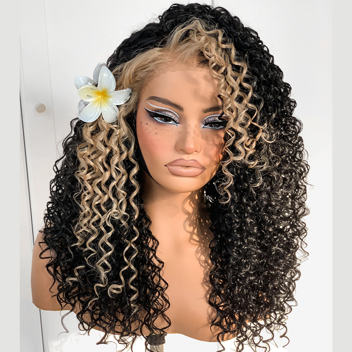 13x6 Skunk Stripe Curly Wig Wear And Go Glueless Wig Pre-Plucked Synthetic Lace Front Wig Pre-Cut Afro Kinky Layred Wig With Natural Hairline 18 Inch